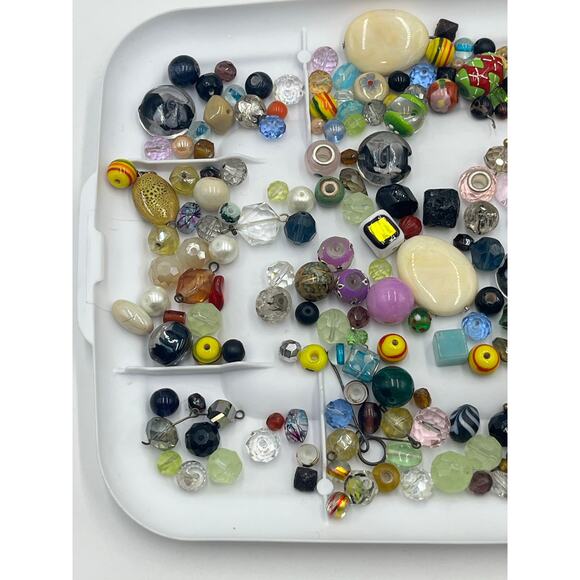 One Pound Mix of Assorted Glass Beads for Jewelry Making, Craft, Repurpose LOT 8 - Picture 2 of 7
